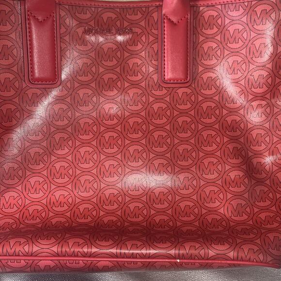 Michael Kors Signature Red Handbag – Eye-Catching & Functional - Picture 6 of 9